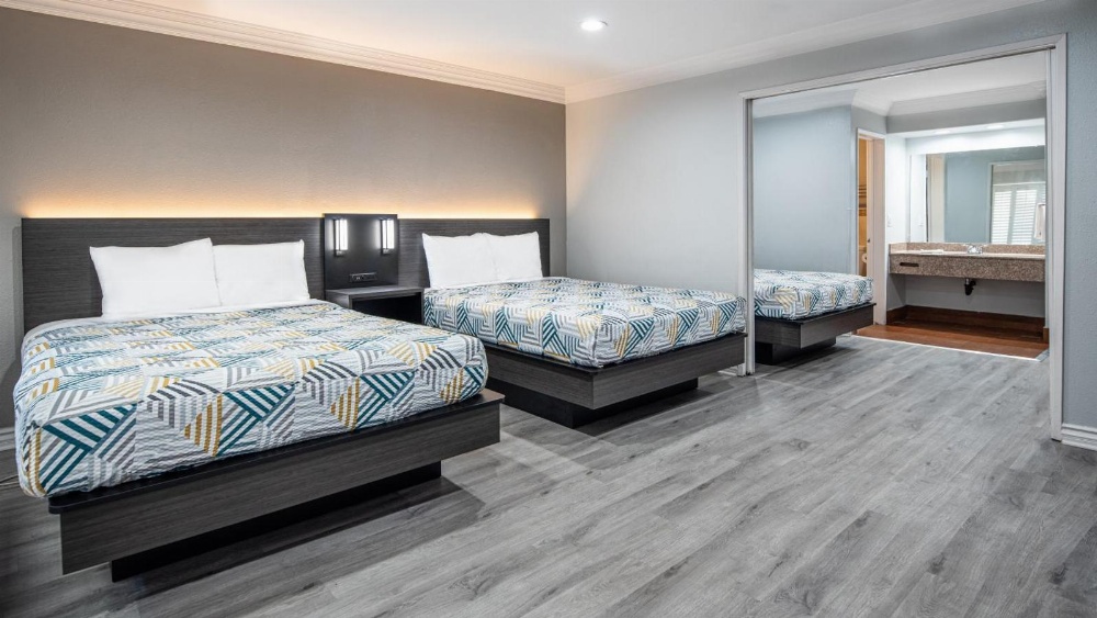 Motel 6 Anaheim - Convention Center Main image