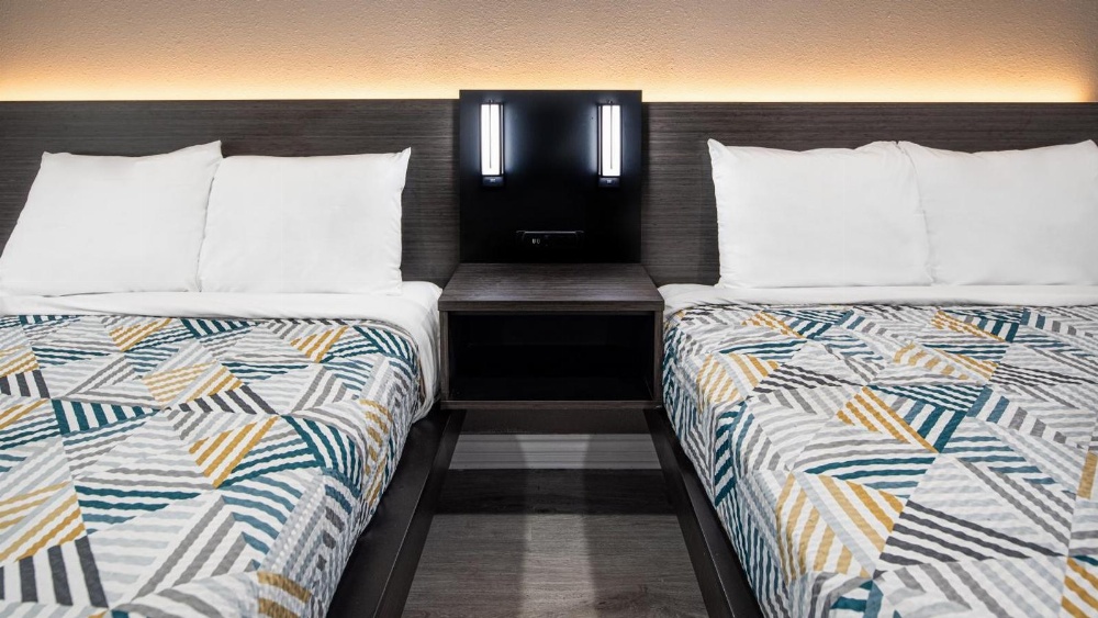 Motel 6 Anaheim - Convention Center Main image