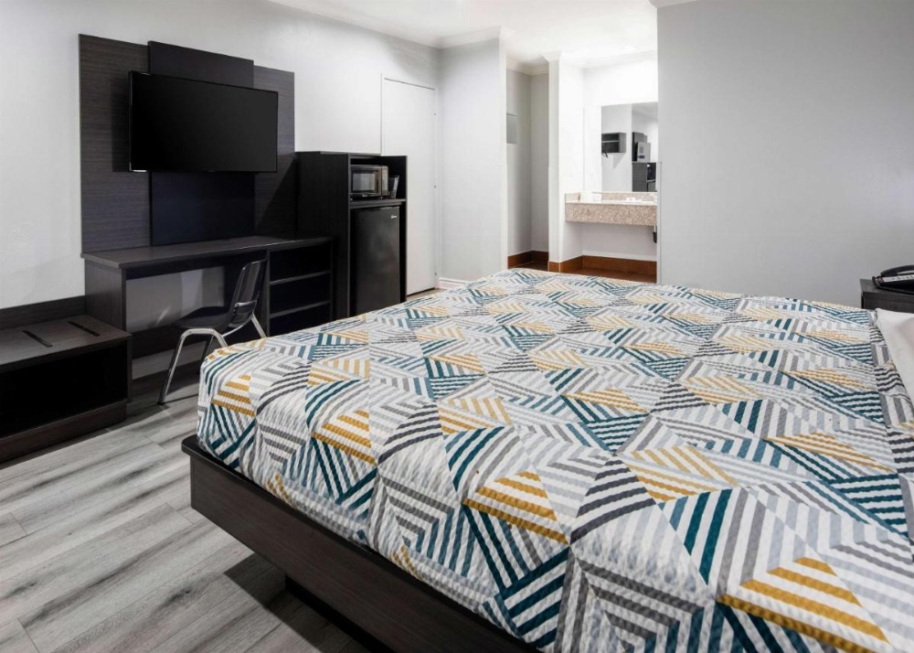 Room image 3
